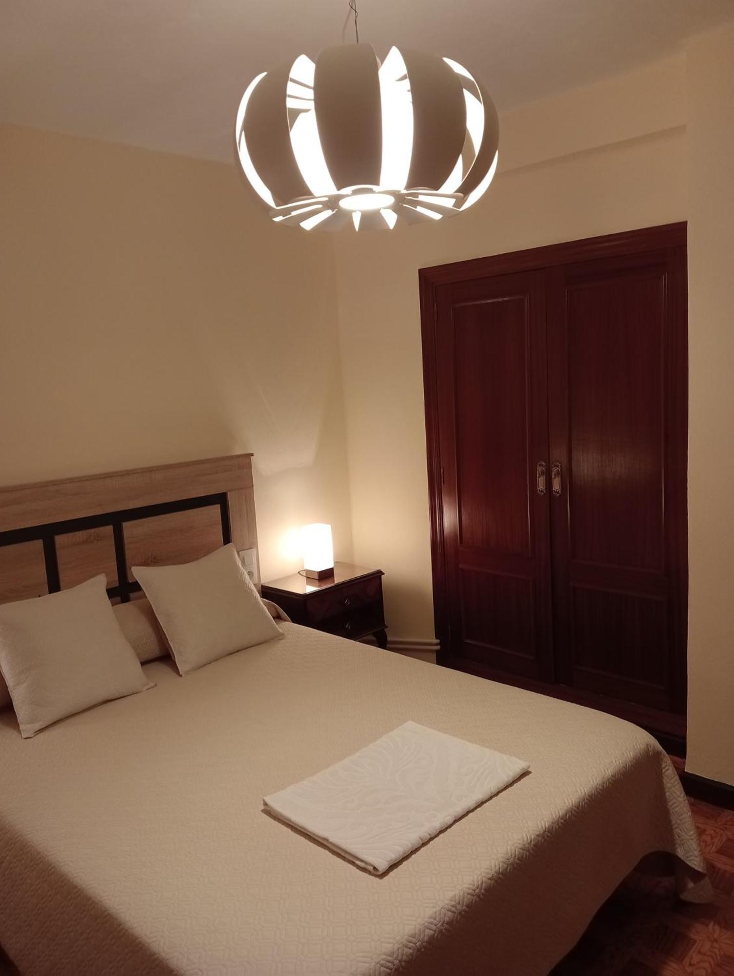 Habitacion Matrimonial Centro Ciudad Oviedo Eksteriør billede