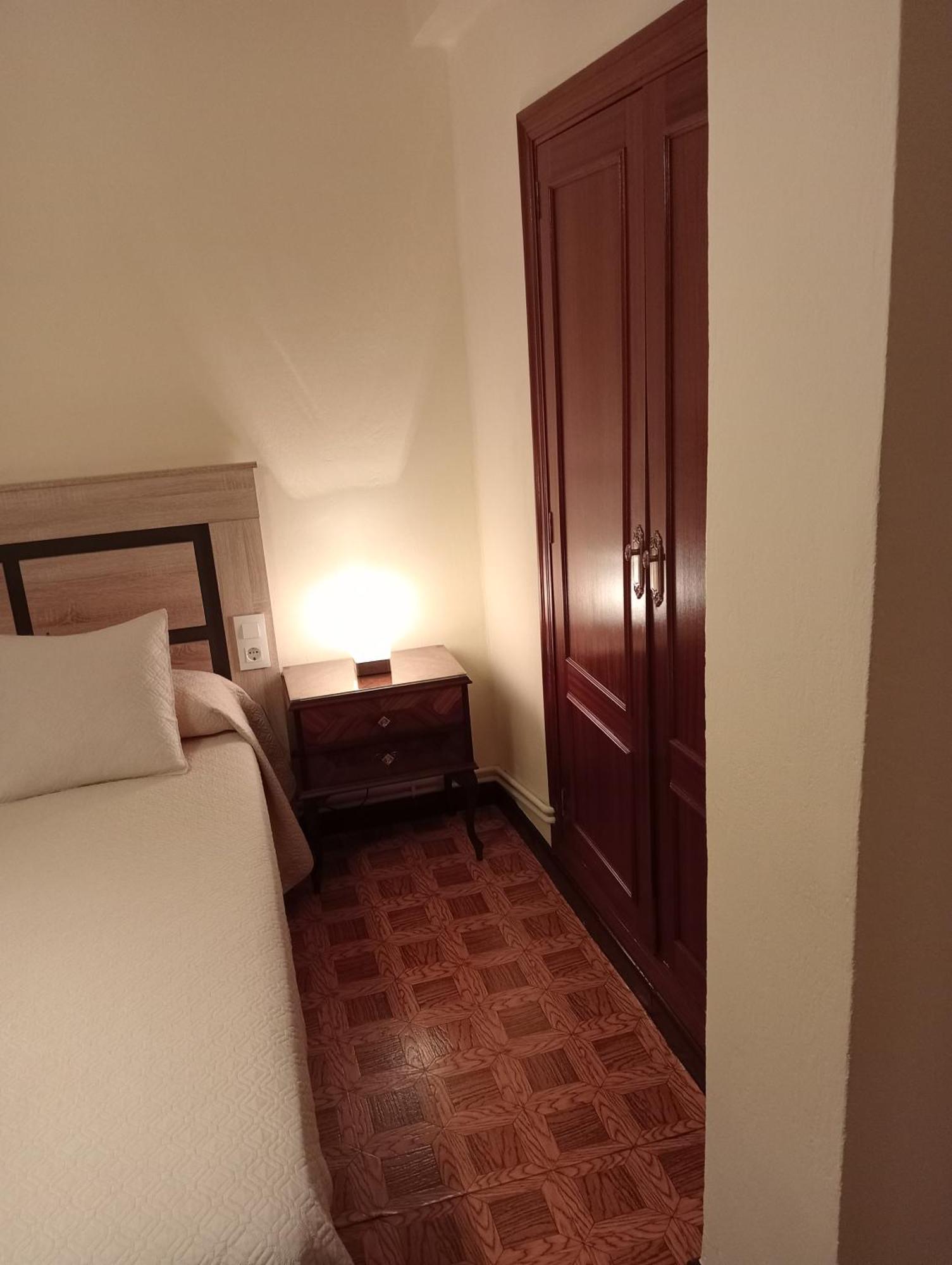 Habitacion Matrimonial Centro Ciudad Oviedo Eksteriør billede