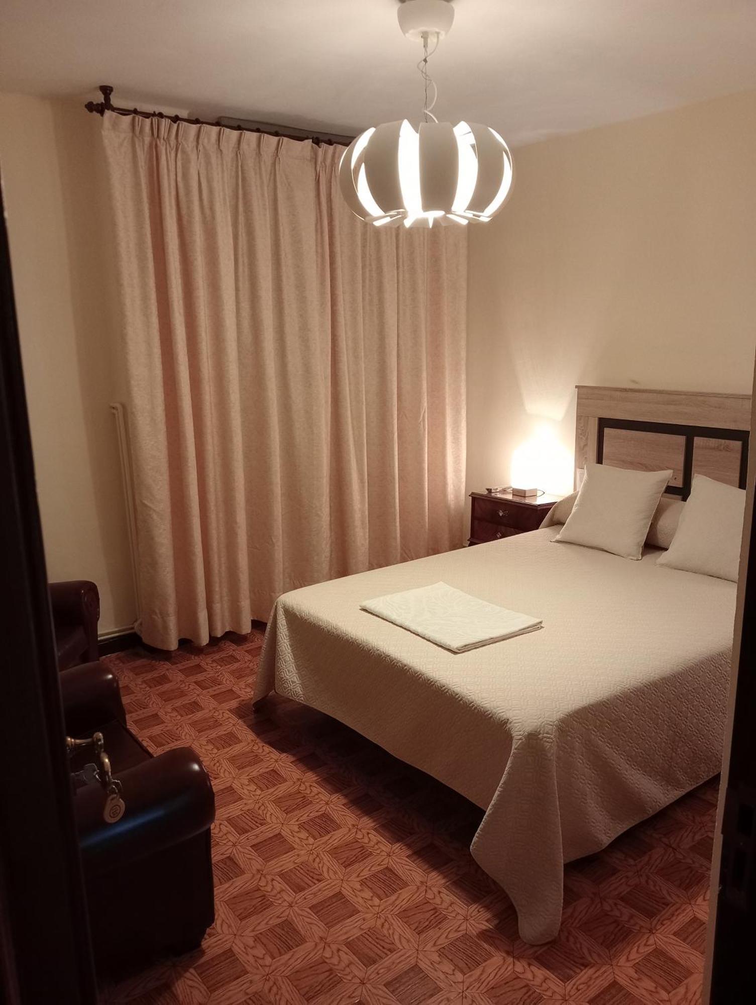 Habitacion Matrimonial Centro Ciudad Oviedo Eksteriør billede